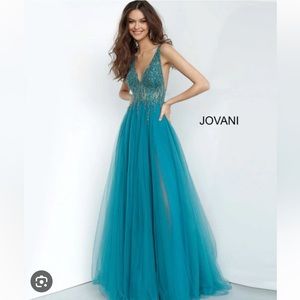 Long Teal Jovani prom dress!
